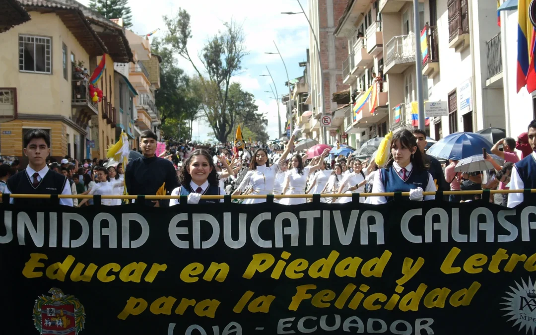 Gallardía y Civismo en desfile cívico estudiantil