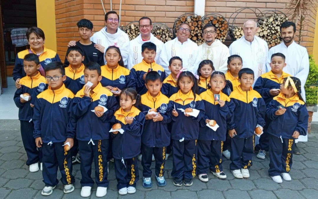 Escuela Ternura Calasanz tiene nuevos uniformes